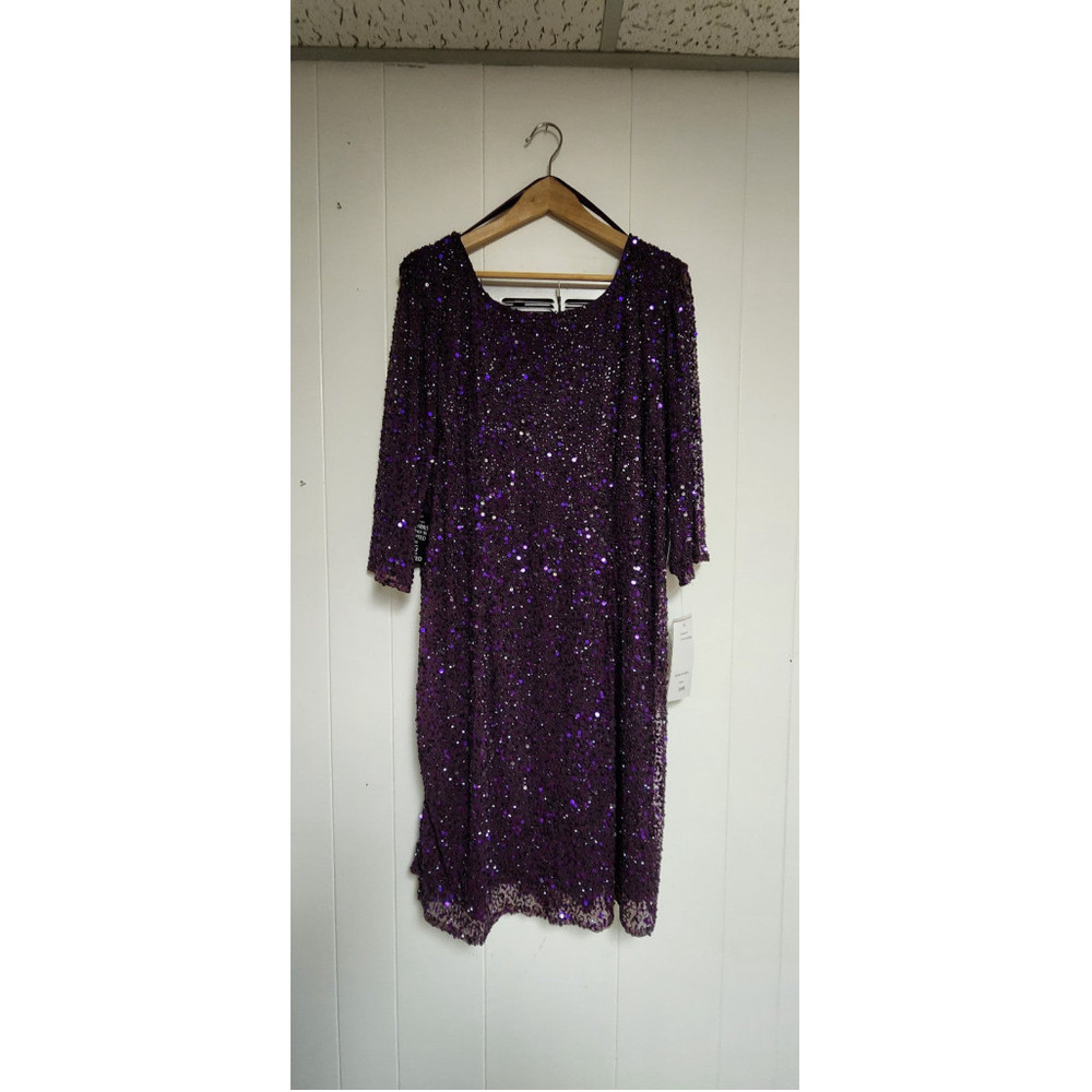 NWT Pisarro Nights sequined dress